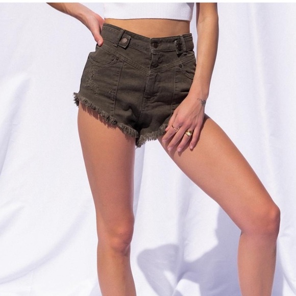 RETROFETE 🖤 Tessa Shorts - Picture 4 of 6